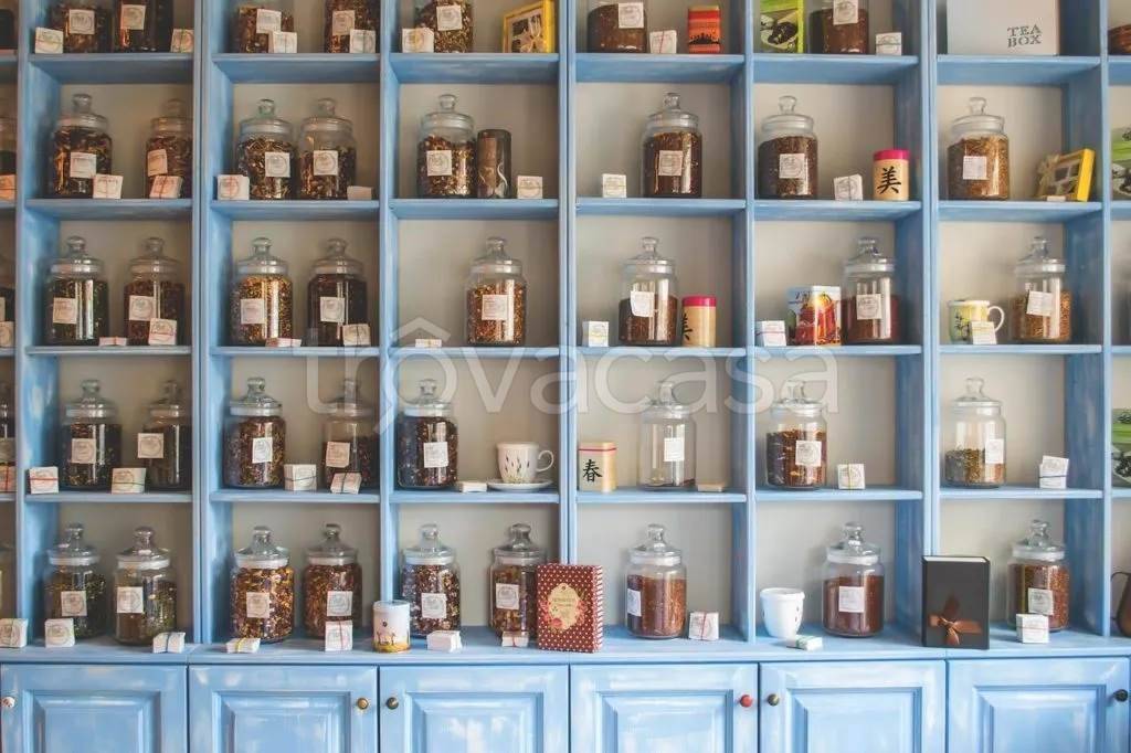 negozio in vendita a Foligno