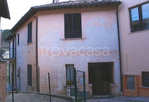 appartamento in vendita a Foligno in zona Annifo