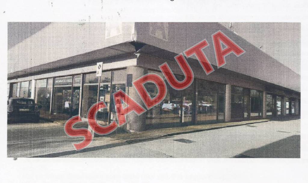 negozio in vendita a Foligno in zona Paciana