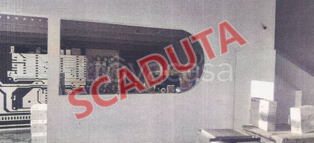 negozio in vendita a Foligno in zona Paciana