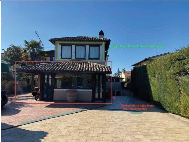 casa indipendente in vendita a Foligno