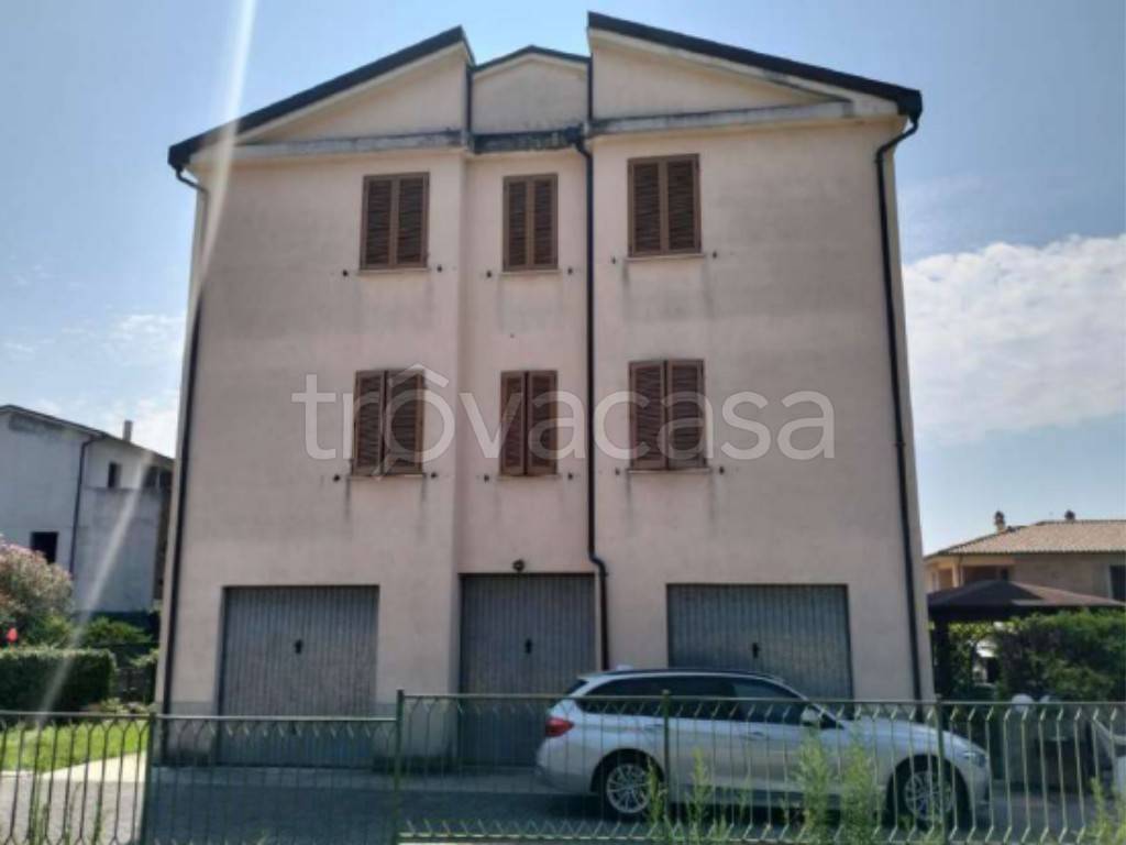 appartamento in vendita a Foligno in zona Sant'Eraclio