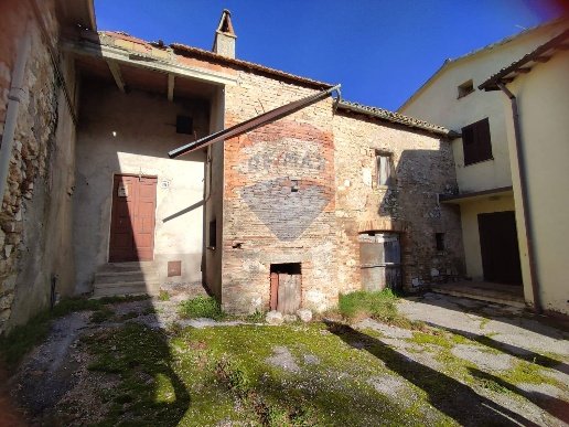 casa indipendente in vendita a Foligno in zona Sant'Eraclio