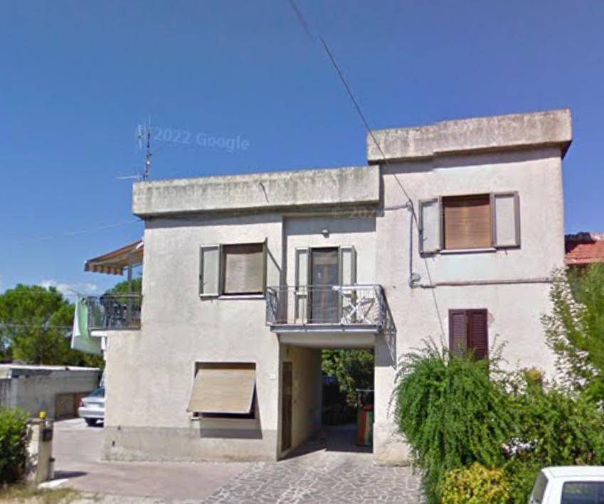 casa indipendente in vendita a Foligno in zona Vescia