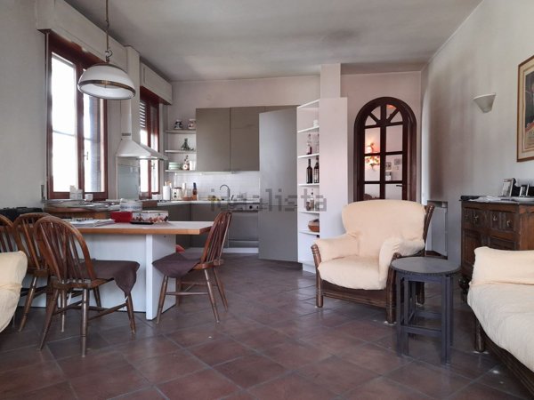 casa indipendente in vendita a Foligno