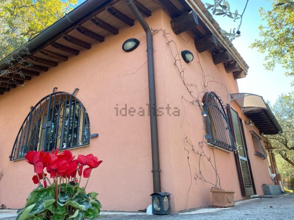 appartamento in vendita a Foligno in zona Camino