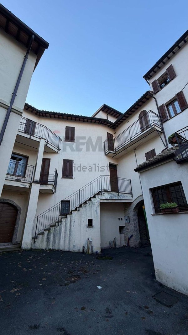 appartamento in vendita a Foligno in zona Capodacqua