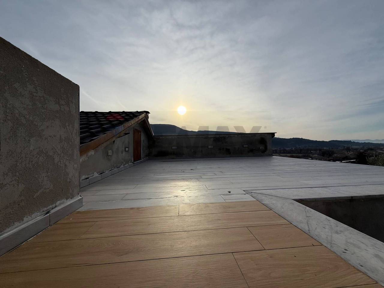 casa indipendente in vendita a Foligno in zona La Valle