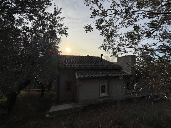 casa indipendente in vendita a Foligno in zona Camino