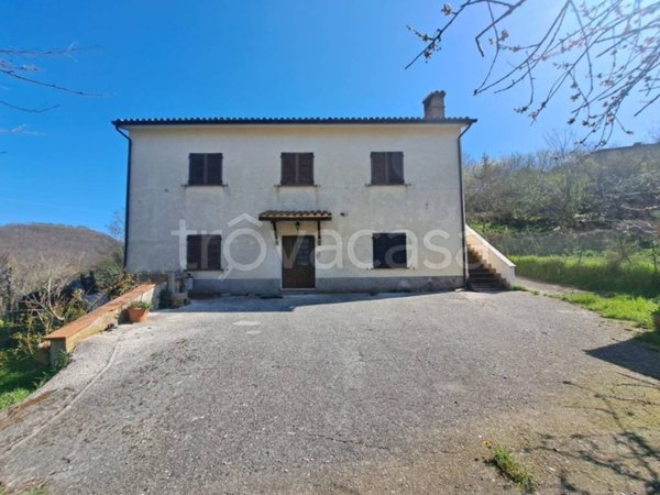 casa indipendente in vendita a Foligno