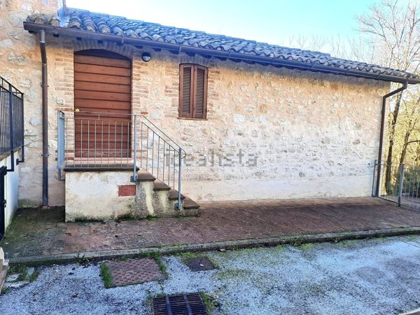 quadrivano in vendita a Foligno