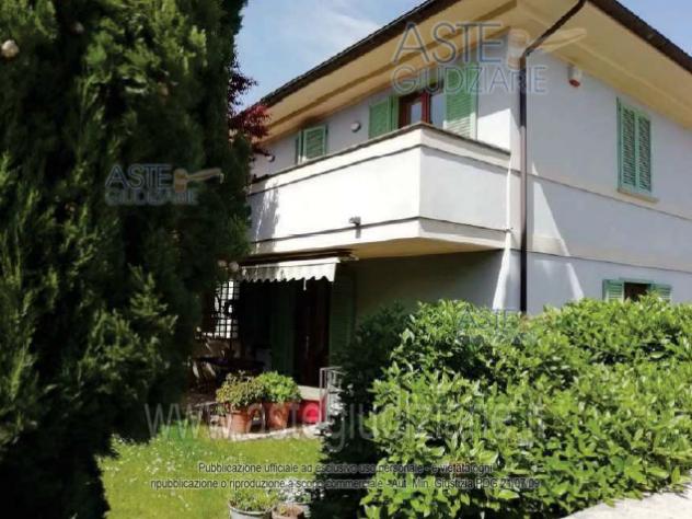 casa indipendente in vendita a Foligno