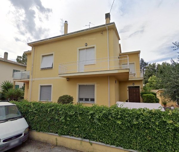 casa indipendente in vendita a Foligno