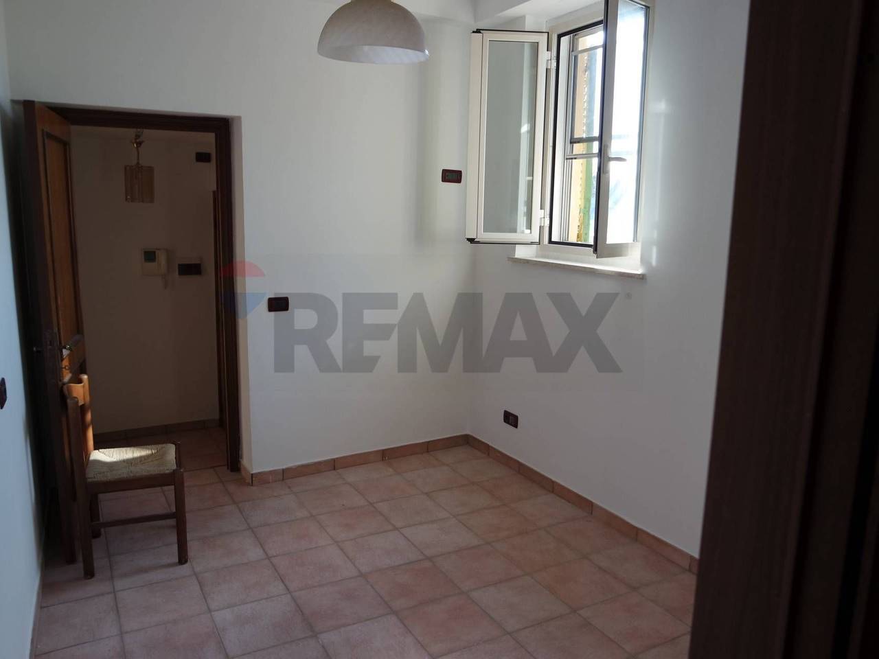 casa indipendente in vendita a Foligno in zona Vescia