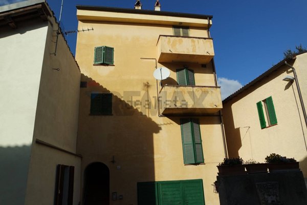 appartamento in vendita a Foligno in zona Vescia