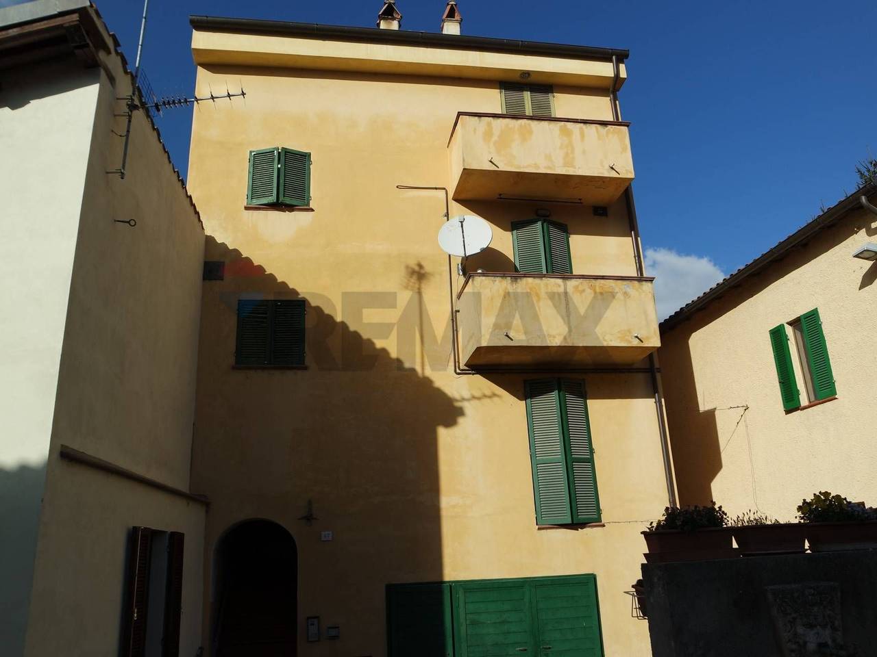 casa indipendente in vendita a Foligno in zona Vescia