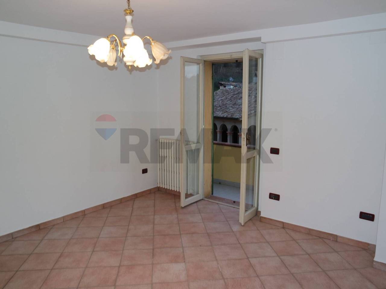 casa indipendente in vendita a Foligno in zona Fondi