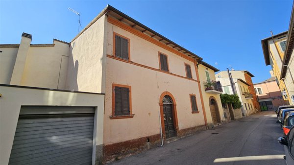 casa indipendente in vendita a Foligno in zona Camino