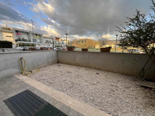 appartamento in vendita a Foligno in zona Scafali