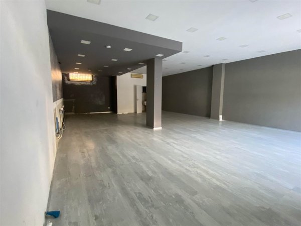 negozio in vendita a Foligno