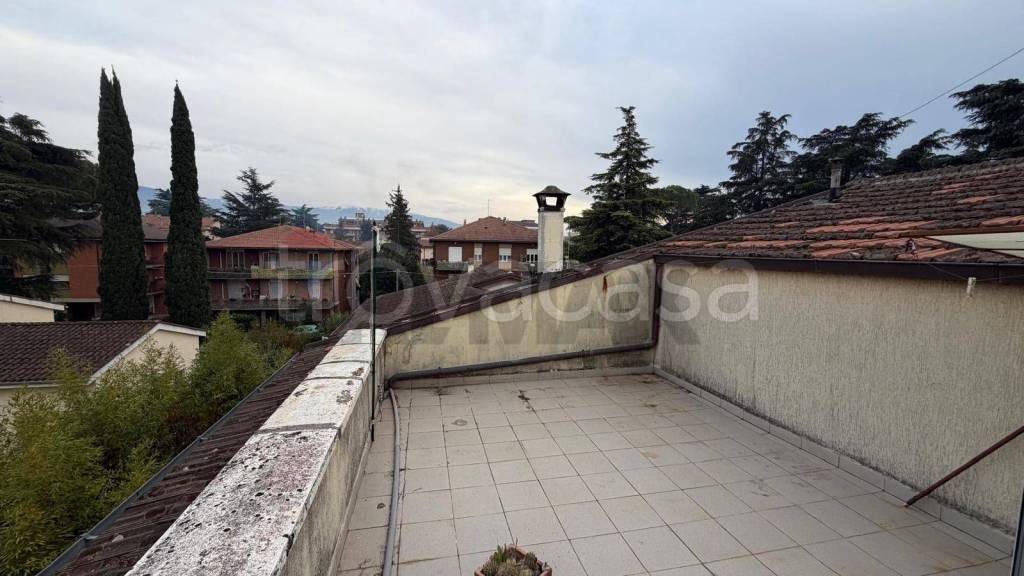 appartamento in vendita a Foligno in zona Paciana