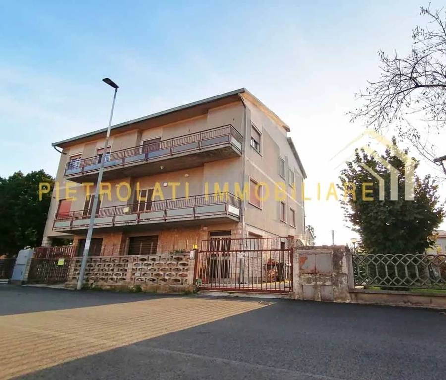 appartamento in vendita a Foligno in zona Fondi