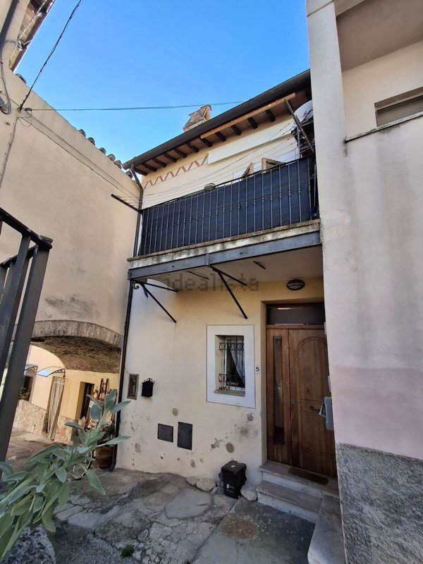 appartamento in vendita a Foligno in zona Sant'Eraclio