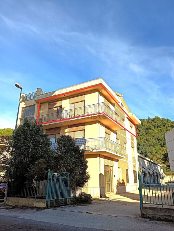 appartamento in vendita a Foligno in zona Vescia