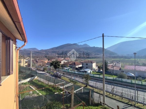 casa indipendente in vendita a Foligno in zona Colle San Giovanni