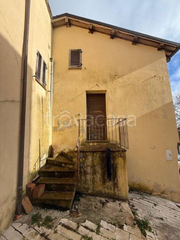 casa indipendente in vendita a Foligno in zona Costa d'Arvello