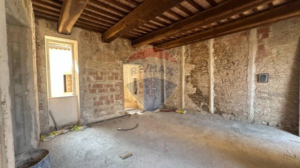 casa indipendente in vendita a Foligno