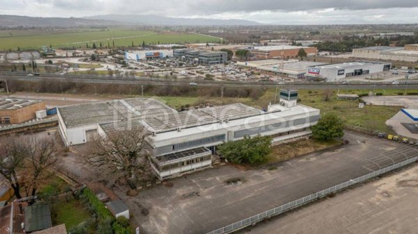 capannone in vendita a Foligno in zona Sant'Eraclio