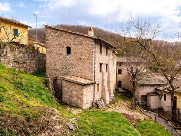 appartamento in vendita a Foligno in zona Rasiglia