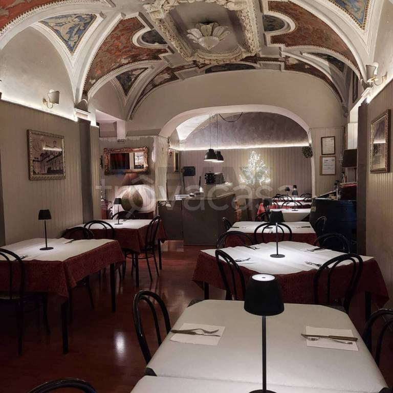 negozio in vendita a Foligno