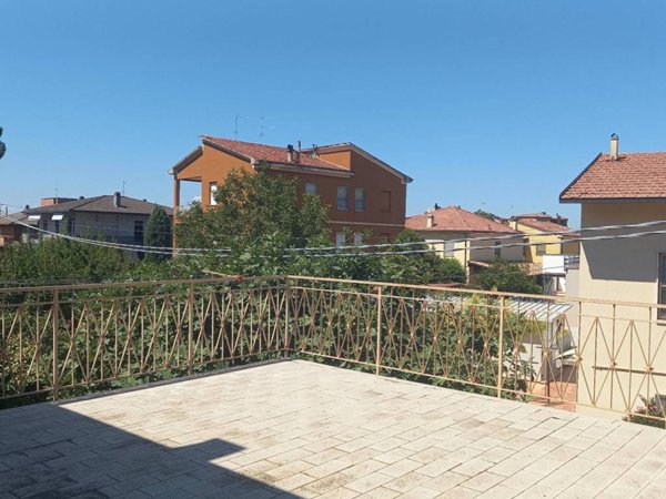 casa indipendente in vendita a Foligno in zona Corvia