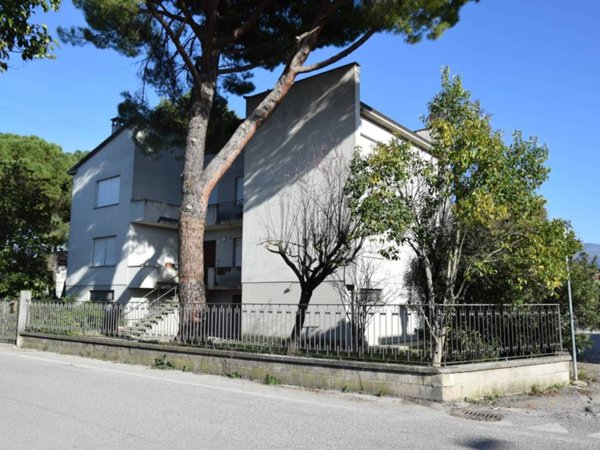 appartamento in vendita a Foligno in zona Sterpete