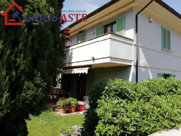 casa indipendente in vendita a Foligno