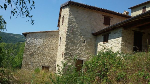 casa indipendente in vendita a Foligno