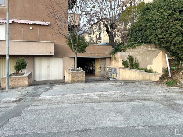 casa indipendente in vendita a Foligno