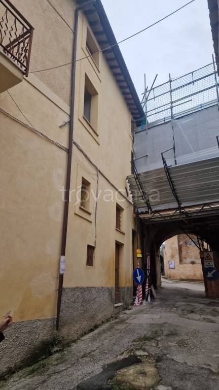 casa indipendente in vendita a Foligno in zona Cancellara