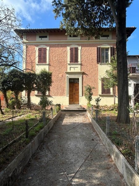 casa indipendente in vendita a Foligno in zona Sant'Eraclio