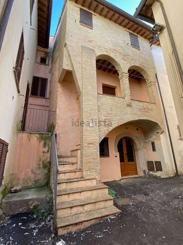 casa semindipendente in vendita a Foligno in zona Scanzano