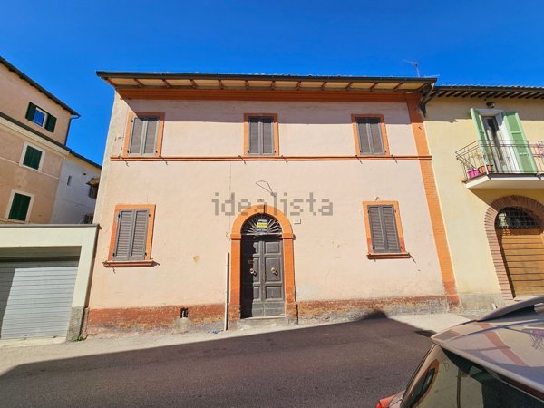 casa indipendente in vendita a Foligno