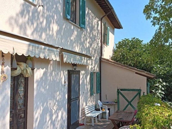 appartamento in vendita a Foligno in zona Casenove