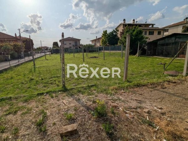 terreno edificabile in vendita a Foligno in zona Corvia