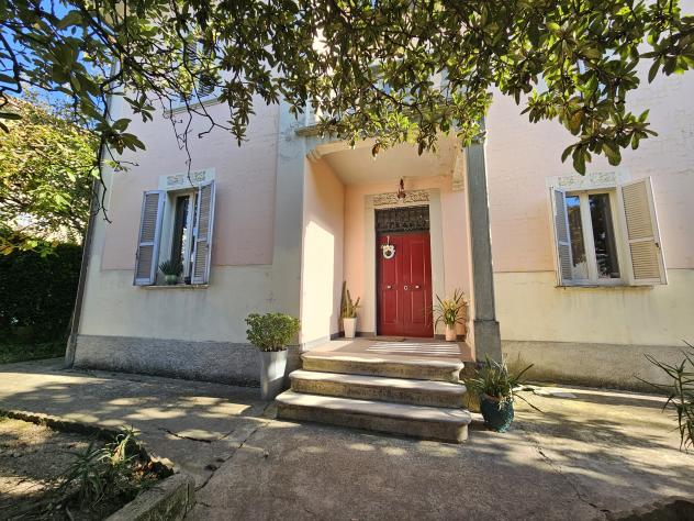 casa indipendente in vendita a Foligno