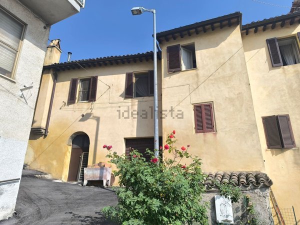 pentavano in vendita a Foligno in zona Sant'Eraclio