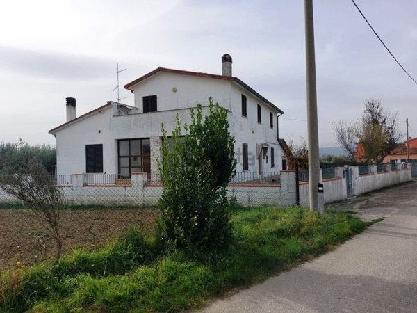 appartamento in vendita a Foligno in zona Camino