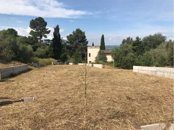 terreno edificabile in vendita a Foligno in zona Carpello