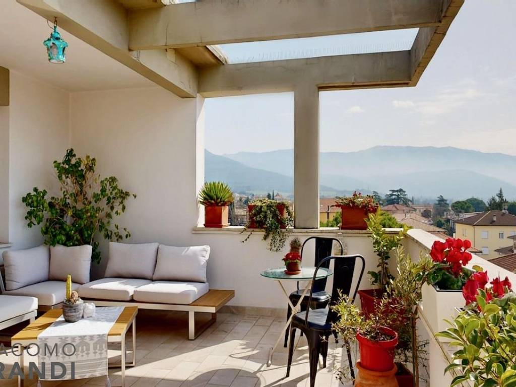 appartamento in vendita a Foligno in zona Corvia